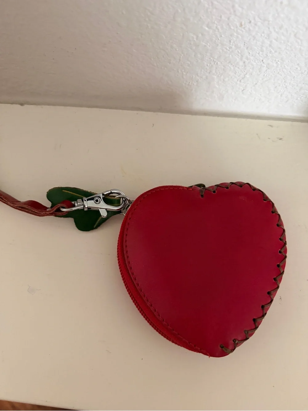 🍓 Vintage Hawaii Strawberry Coin Purse / Wristlet